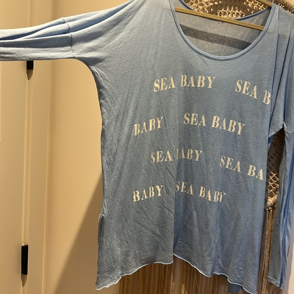 WILDFOX ~ M~ Blue 'Sea Baby' Graphic Long Sleeve - Picture 8 of 17